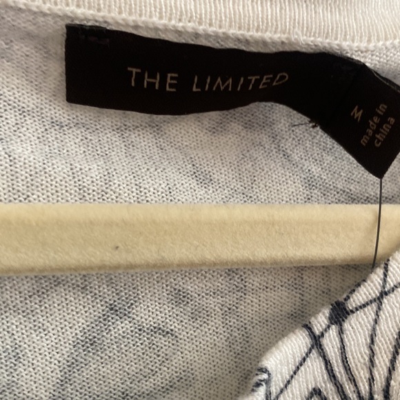 Black and white sweater - Picture 3 of 11